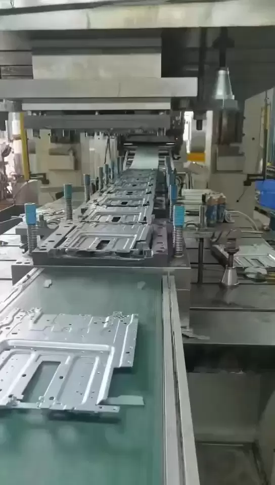 Estampagem progressiva