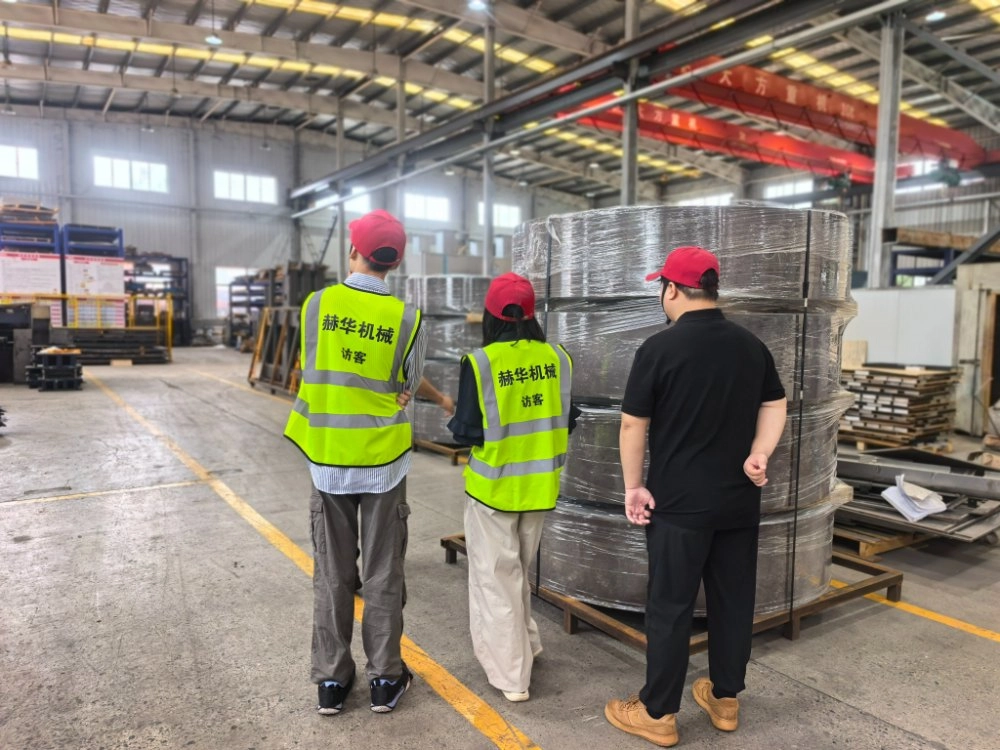 Equipe da Hitachi Energy visita a Hehua Machinery