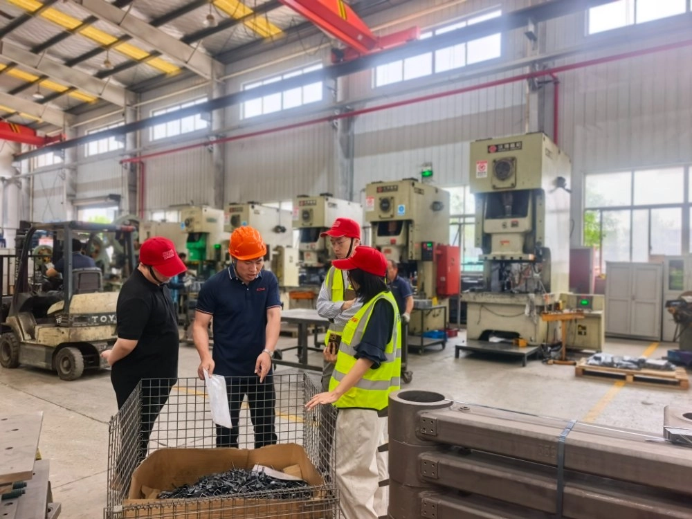 Equipe da Hitachi Energy visita a Hehua Machinery